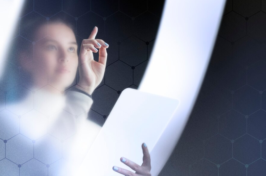 豆包打响第一枪,超级Agent和超级APP开战了